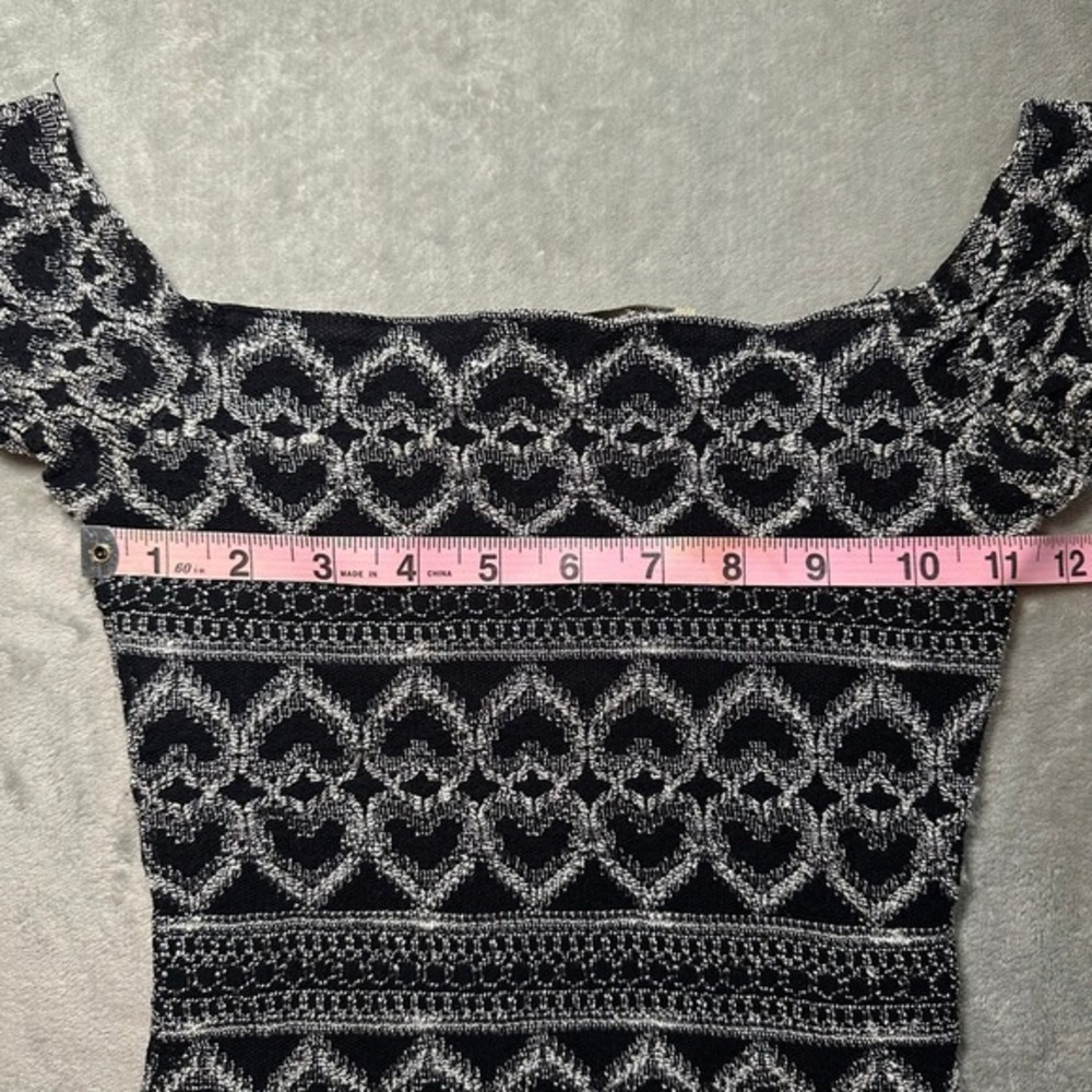 Charlotte Russe Top Size S Black White Heart Print Knit Off Shoulder Stretch Y2K - Picture 5 of 10